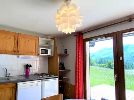 Appartement rénové 6 pers, terrasse, parking, local ski - Photo 3