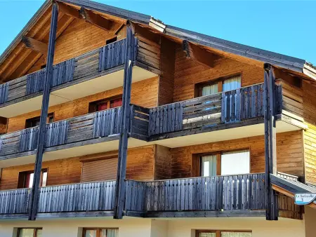 Appartement rénové 2 pièces avec balcon et parking gratuit - Photo 10