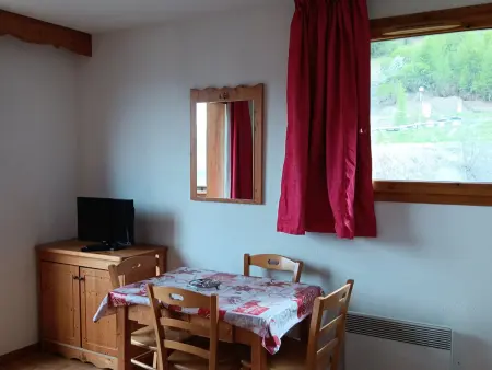 Studio 4 Pers avec Balcon et Local Ski à Puy-Saint-Vincent - Photo 1