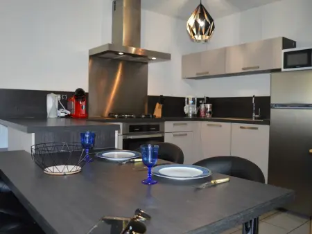 Appartement 3 Pièces à Saint-Cyprien : 6 Couchages, Piscine, Terrasse, Parking et WIFI - Photo 2