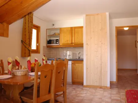Appartement pour 6 au centre de Lanslevillard, proche des pistes avec balcon et WIFI - Photo 1