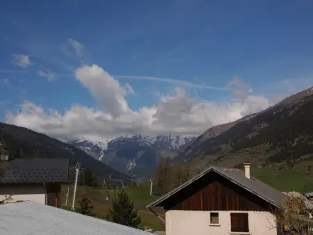 Appartement pour 6 au centre de Lanslevillard, proche des pistes avec balcon et WIFI - Photo 6