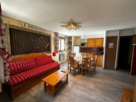 Appartement spacieux 6 personnes, WIFI, parking, au pied des pistes - Photo 2