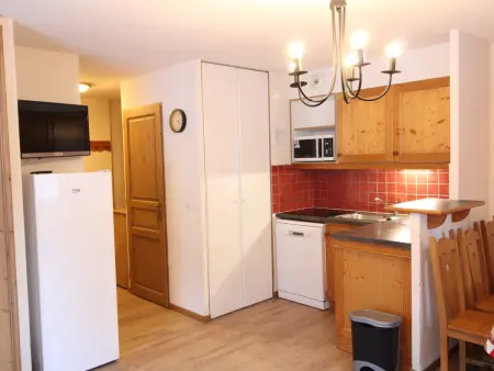 Appartement spacieux à Lanslevillard avec balcon et parking - Photo 2