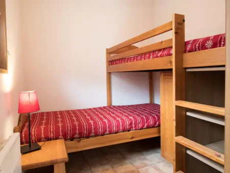 Appartement spacieux à Lanslevillard avec balcon et parking - Photo 4