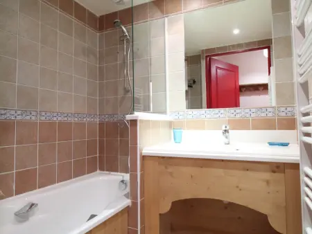 Appartement 6 pers. au pied des pistes avec Wi-Fi et parking - Photo 7