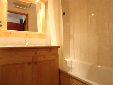 Appartement cosy 6 pers, centre village, proche pistes, parking, WiFi - Photo 4