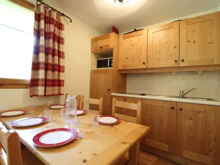 Appartement 6 personnes au pied des pistes avec balcon et parking - Photo 2