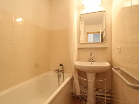 Appartement cosy 4 pers au pied des pistes, balcon et Wifi - Photo 4