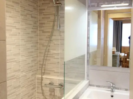 Appartement rénové 4 pers, terrasse, au pied des pistes à Val-Cenis - Photo 3