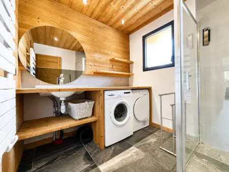 Appartement charmant avec grande terrasse et parking - Photo 9