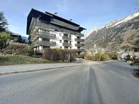 Appartement Chaleureux à Chamonix, 4 Pers, Près du Brévent avec Terrasse et Parking - Photo 9