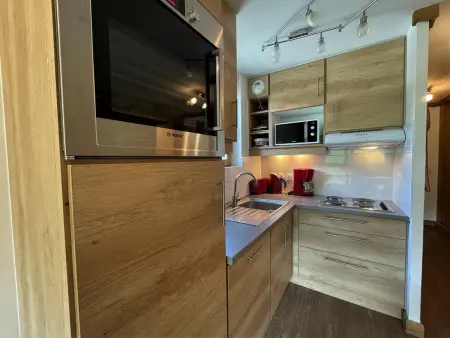 Appartement rénové 3 pièces pour 6 pers, balcon, 2 sdb, proche ascenseur, skis, qualité 4 flocons - Photo 5