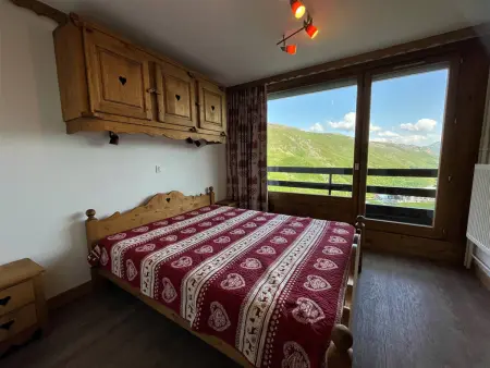 Appartement rénové 3 pièces pour 6 pers, balcon, 2 sdb, proche ascenseur, skis, qualité 4 flocons - Photo 6