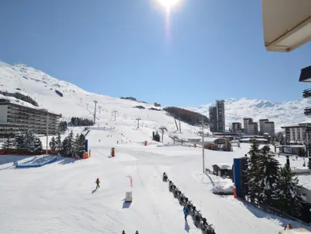 Appartement rénové 3 pièces pour 6 pers, balcon, 2 sdb, proche ascenseur, skis, qualité 4 flocons - Photo 13