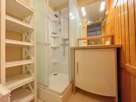 Studio avec coin chambre, balcon, cuisine équipée, pied des pistes - Les Ménuires - Photo 9