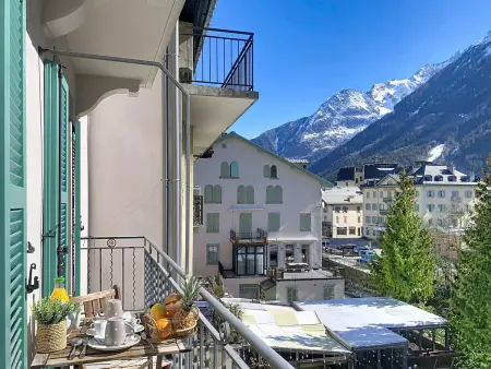 Appartement rénové à Chamonix, balcon, parking - Photo 10