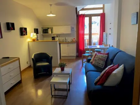 Studio cosy avec balcon sud, WiFi et parking à Brides-les-Bains - Photo 1