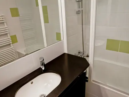 Appartement moderne 3 pièces, skis aux pieds, La Tania, parking inclus - Photo 6