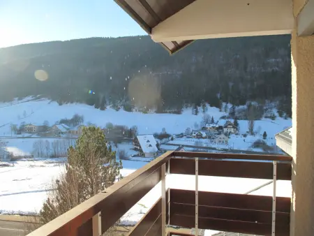 Studio cabine avec balcon, vue montagnes proche centre village - Photo 9