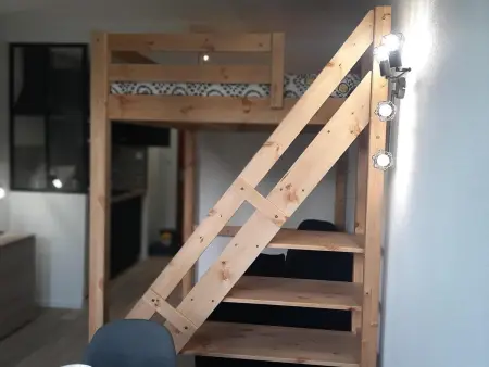 Appartement rénové 20m² au pied des pistes avec balcon et parking gratuit - Photo 1