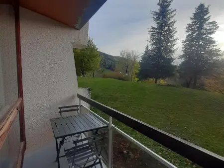 Appartement rénové 20m² au pied des pistes avec balcon et parking gratuit - Photo 7