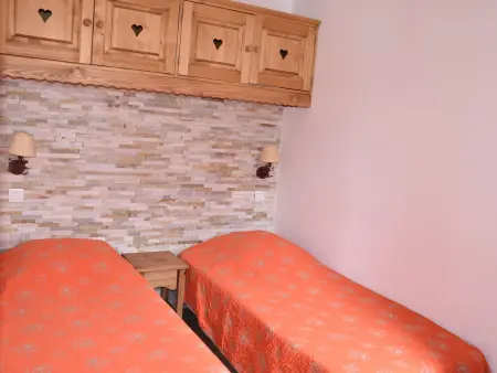 Appartement cosy proche commerces, animaux bienvenus, parking - Photo 2