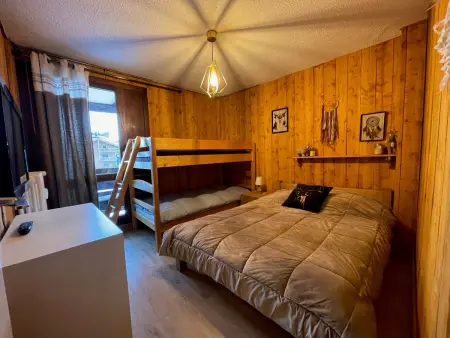 Appart rénové 2 pièces, skis aux pieds, balcon, animaux admis - Photo 3