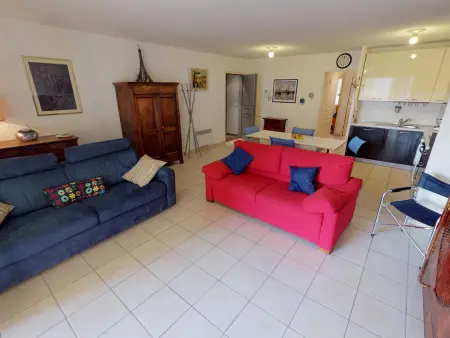 Spacieux 3P en Centre-ville de Menton, Terrasse, Parking, Wifi Gratuit, Proche Plage - Photo 2