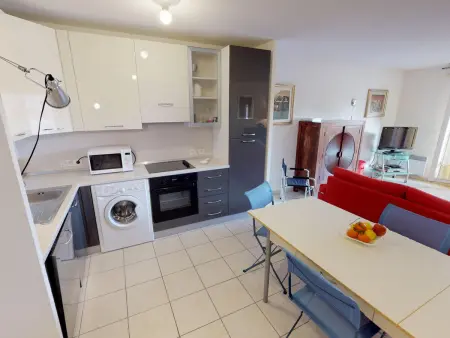 Spacieux 3P en Centre-ville de Menton, Terrasse, Parking, Wifi Gratuit, Proche Plage - Photo 4