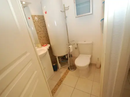 Spacieux 3P en Centre-ville de Menton, Terrasse, Parking, Wifi Gratuit, Proche Plage - Photo 8