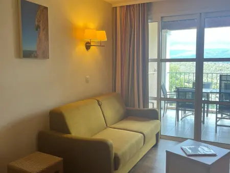 Duplex à Cap Esterel avec terrasse, solarium et parking inclus - Photo 3