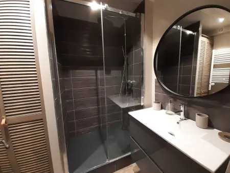 Appartement rénové 3 chambres skis aux pieds à Courchevel avec WiFi - Photo 6