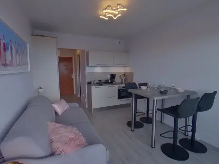 Studio rénové avec balcon vue mer, WIFI, proche plage et commerces - 2 pers - Photo 2