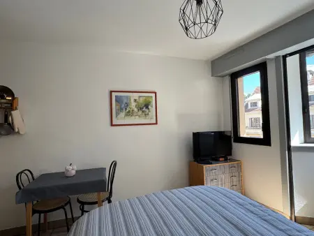 Studio Centre-Ville Aix-les-Bains avec Parking et Animaux Acceptés - Photo 2
