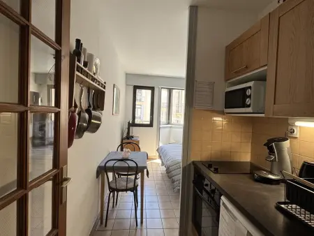 Studio Centre-Ville Aix-les-Bains avec Parking et Animaux Acceptés - Photo 3