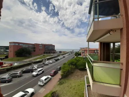 Studio avec terrasse et parking à deux pas des plages - Photo 12