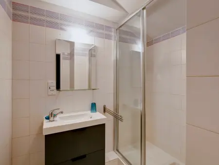 Appartement duplex 2 chambres centre Brides-les-Bains, balcon, ascenseur, animaux admis - Photo 3