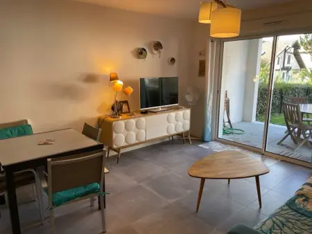 Appartement de standing avec jardin privatif, proche du lac et du centre, parking inclus - Photo 1