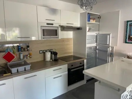 Appartement de standing avec jardin privatif, proche du lac et du centre, parking inclus - Photo 4