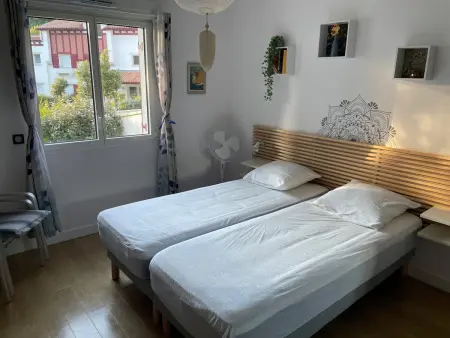 Appartement de standing avec jardin privatif, proche du lac et du centre, parking inclus - Photo 9