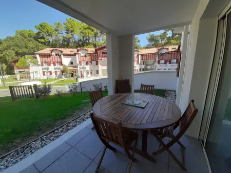 Appartement de standing avec jardin privatif, proche du lac et du centre, parking inclus - Photo 17