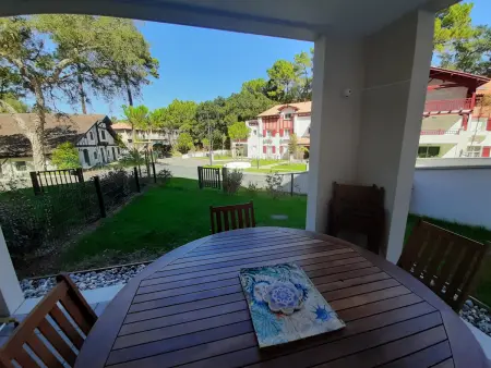 Appartement de standing avec jardin privatif, proche du lac et du centre, parking inclus - Photo 19