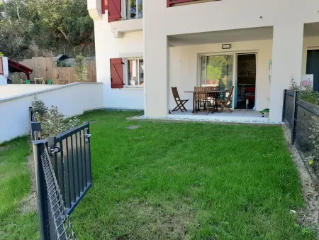 Appartement de standing avec jardin privatif, proche du lac et du centre, parking inclus - Photo 20