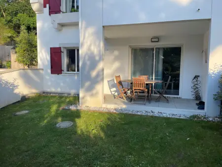 Appartement de standing avec jardin privatif, proche du lac et du centre, parking inclus - Photo 24