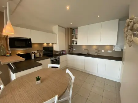 Port-Louis: Appartement T2 avec Terrasse, Parking et Wifi - Photo 11