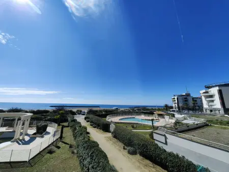 Spacieux T3 avec vue mer, résidence avec piscine - Photo 17