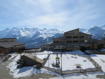 Appartement confort 3 pièces cabine skis aux pieds, balcon, 6 personnes - Auris en Oisans - Photo 4
