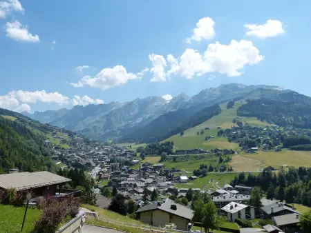 Appartement 3*** calme avec animaux admis et parking, proche pistes à La Clusaz - Photo 2