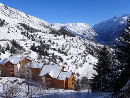 Triplex confort à 400m des pistes, 3 niveaux, 2 chambres, casier à skis, parking gratuit, Auris en Oisans - Photo 10